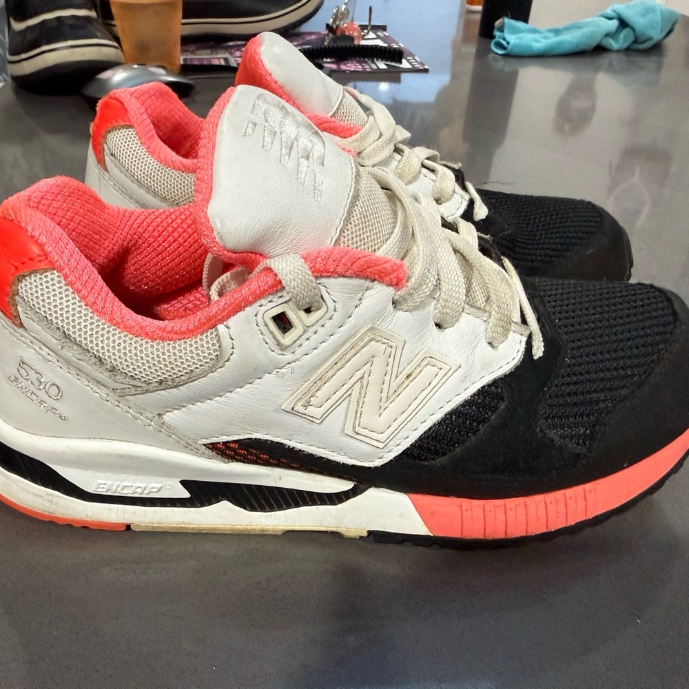 New Balance  530 Women's Black, White, and Pink Sneakers
